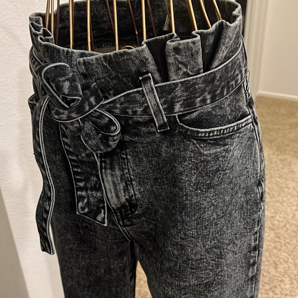 Alice and Olivia paperbag acid wash jeans 31 - Picture 4 of 7